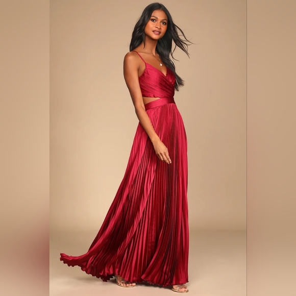 Lulus Got the Glam Wine Red Pleated Cutout Maxi Dress M Wedding Party Prom - Picture 3 of 10